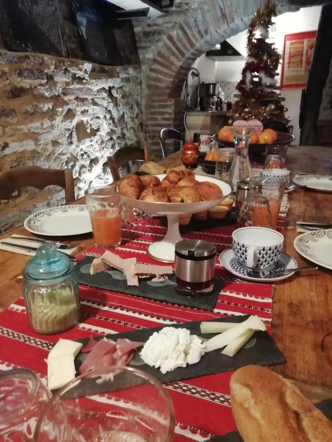 Bed and Breakfast La Lauze Et L'Anguille Гайак Экстерьер фото